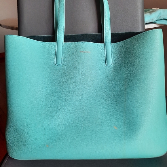 Shopper tote in Tiffany Blue® grain leather - Picture 5 of 11